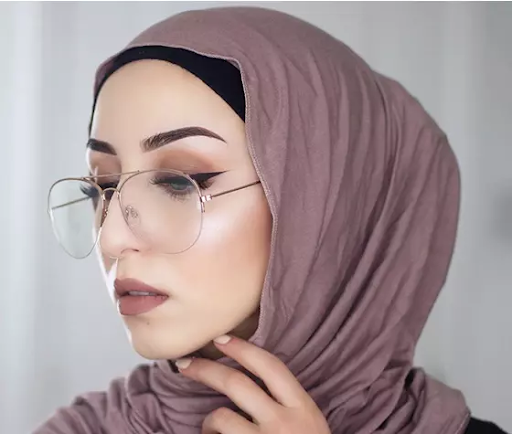 مدل بستن روسری با عینک