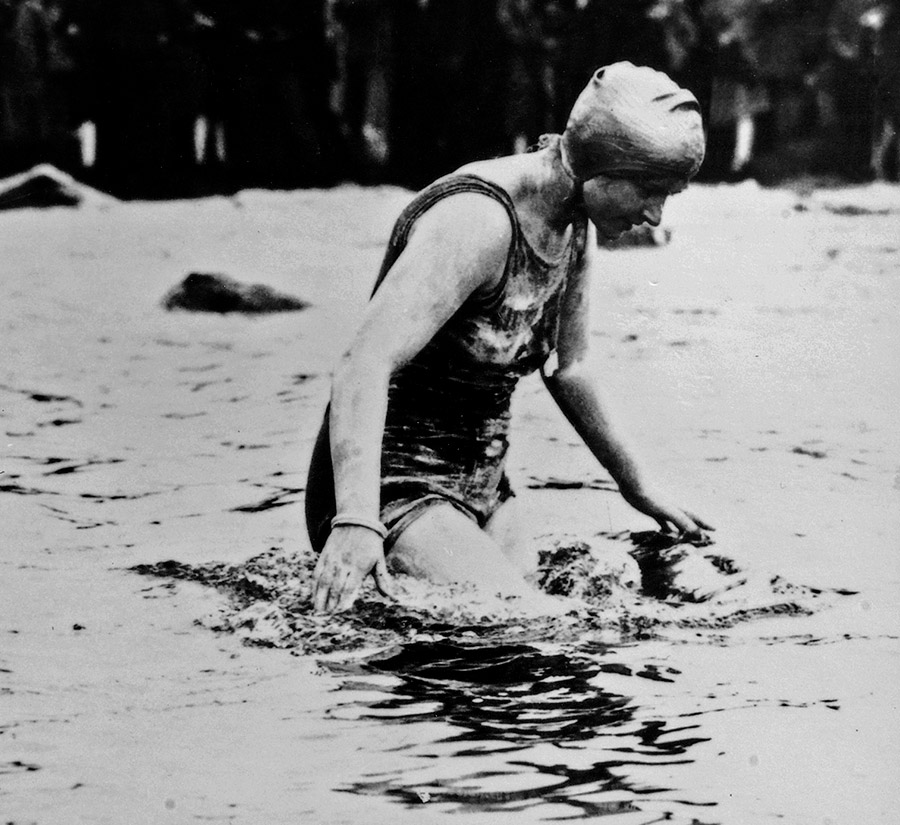 شنای مرسدس گلیتز در سال 1927 با ساعت اویستر رولکس